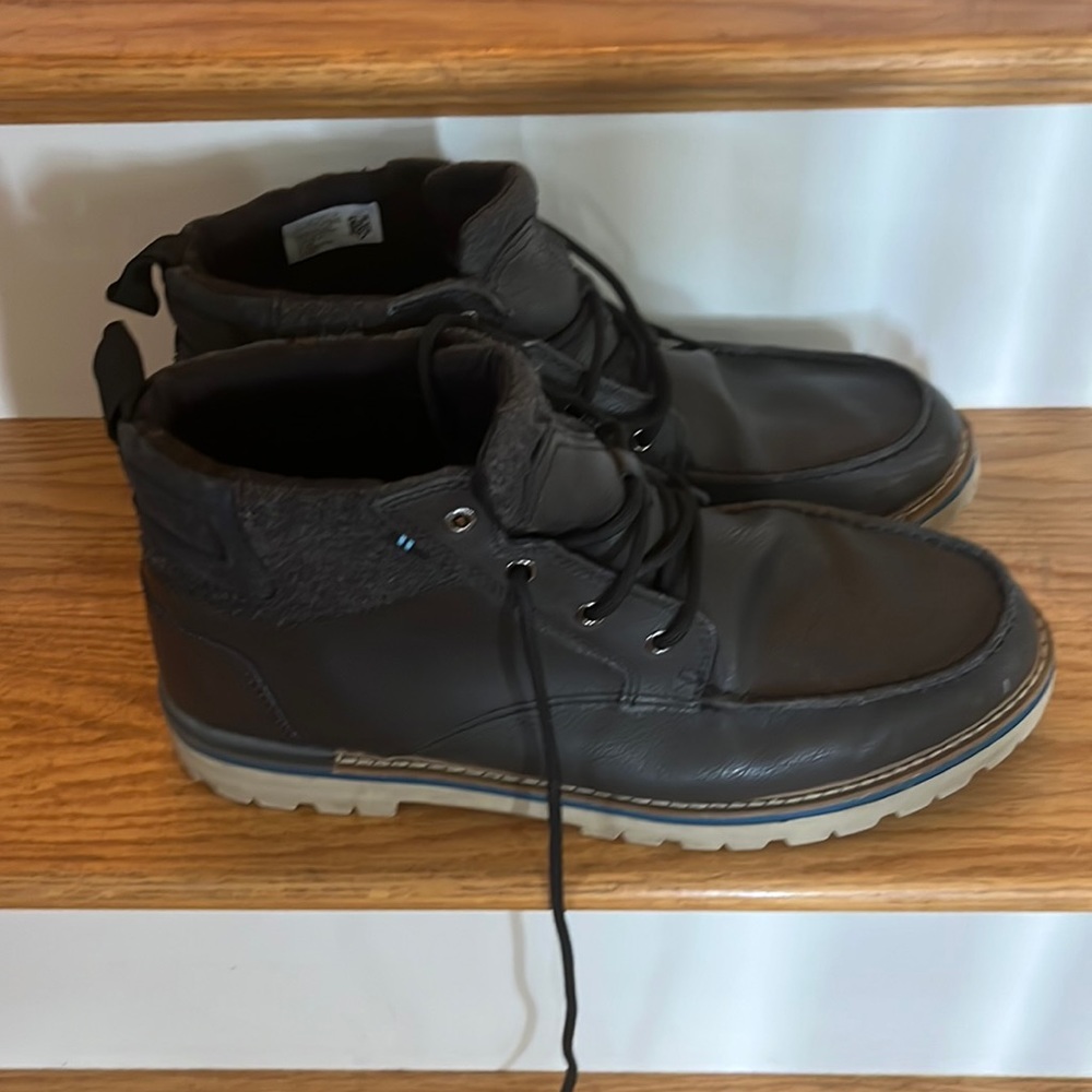 Men’s Tom’s boots